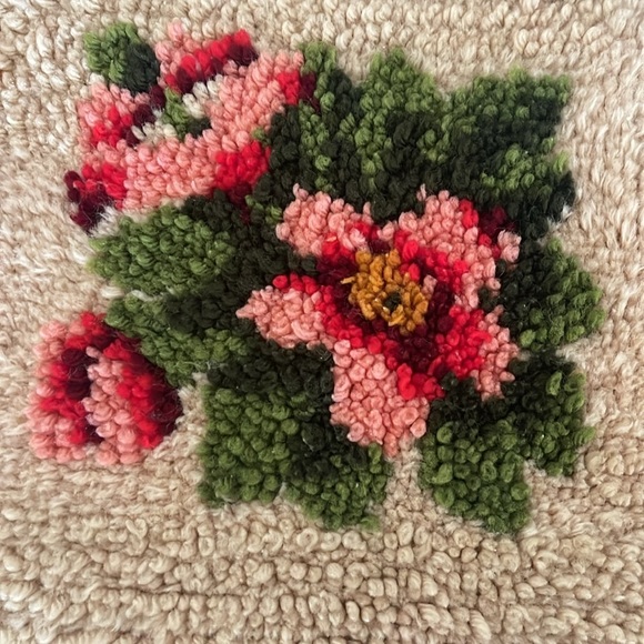 Vintage floral latch hook shag - Picture 2 of 6